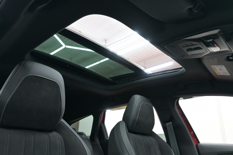 プジョー 308 GT ﾌﾞﾙｰHDi　ACC BSM 専用ｽﾎﾟｰﾂｼｰﾄ 純正ﾅﾋﾞ Carplay i-Connect 360ｶﾒﾗ LEDﾍｯﾄﾞﾗｲﾄ 純正18AW　2年保証付