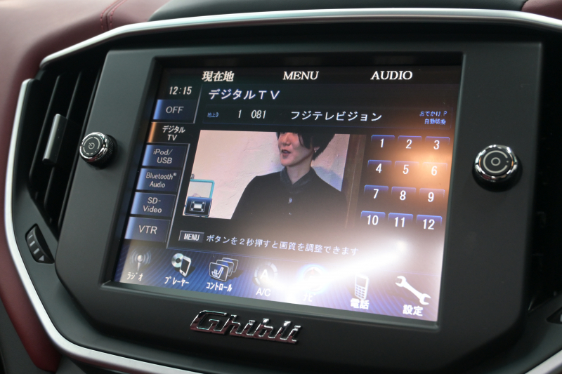 マセラティ ギブリ 3.0　ﾌﾙﾅﾁｭﾗﾙﾚｻﾞｰ赤革 ｻﾝﾙｰﾌ 赤×黒ﾚｻﾞｰｲﾝﾃﾘｱ ﾗﾃﾞｨｶｳｯﾄﾞｲﾝﾃﾘｱ 純正ﾅﾋﾞTV Bｶﾒﾗ 本革ｽﾃｱ ｳﾗｰﾉ19AW ｼﾌﾄﾊﾟﾄﾞﾙ　2年保証付