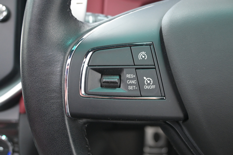 マセラティ ギブリ 3.0　ﾌﾙﾅﾁｭﾗﾙﾚｻﾞｰ赤革 ｻﾝﾙｰﾌ 赤×黒ﾚｻﾞｰｲﾝﾃﾘｱ ﾗﾃﾞｨｶｳｯﾄﾞｲﾝﾃﾘｱ 純正ﾅﾋﾞTV Bｶﾒﾗ 本革ｽﾃｱ ｳﾗｰﾉ19AW ｼﾌﾄﾊﾟﾄﾞﾙ　2年保証付