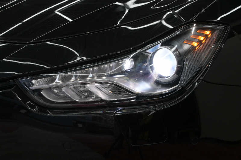 マセラティ ギブリ 3.0　ﾌﾙﾅﾁｭﾗﾙﾚｻﾞｰ赤革 ｻﾝﾙｰﾌ 赤×黒ﾚｻﾞｰｲﾝﾃﾘｱ ﾗﾃﾞｨｶｳｯﾄﾞｲﾝﾃﾘｱ 純正ﾅﾋﾞTV Bｶﾒﾗ 本革ｽﾃｱ ｳﾗｰﾉ19AW ｼﾌﾄﾊﾟﾄﾞﾙ　2年保証付