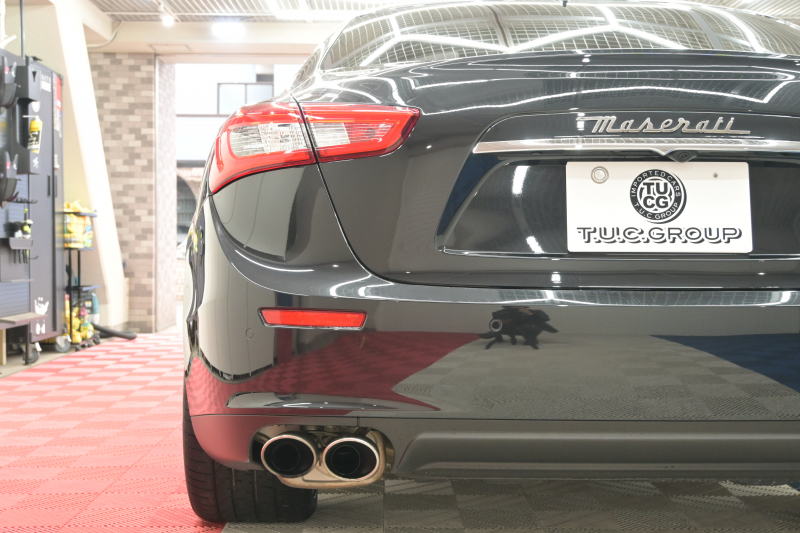 マセラティ ギブリ 3.0　ﾌﾙﾅﾁｭﾗﾙﾚｻﾞｰ赤革 ｻﾝﾙｰﾌ 赤×黒ﾚｻﾞｰｲﾝﾃﾘｱ ﾗﾃﾞｨｶｳｯﾄﾞｲﾝﾃﾘｱ 純正ﾅﾋﾞTV Bｶﾒﾗ 本革ｽﾃｱ ｳﾗｰﾉ19AW ｼﾌﾄﾊﾟﾄﾞﾙ　2年保証付