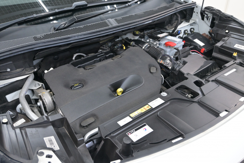 プジョー 5008 GT ﾌﾞﾙｰHDi　ACC Pｽﾀ ECO BSM ﾊｰﾌﾚｻﾞｰ ﾏｯｻｰｼﾞ機能 純正ﾀｯﾁｽｸﾘｰﾝ ﾌﾙｾｸﾞ CarPlay BTｵｰﾃﾞｨｵ&TEL 純正18ｲﾝﾁAW　2年保証付