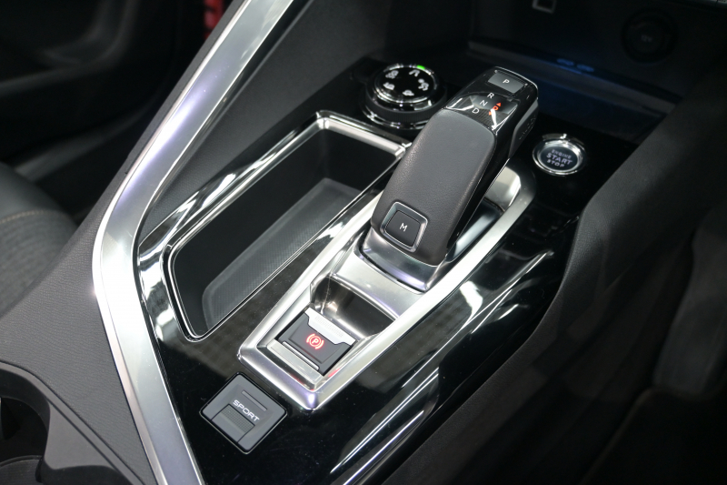 プジョー 5008 GT ﾌﾞﾙｰHDi　ACC Pｽﾀ ECO BSM ﾊｰﾌﾚｻﾞｰ ﾏｯｻｰｼﾞ機能 純正ﾀｯﾁｽｸﾘｰﾝ ﾌﾙｾｸﾞ CarPlay BTｵｰﾃﾞｨｵ&TEL 純正18ｲﾝﾁAW　2年保証付