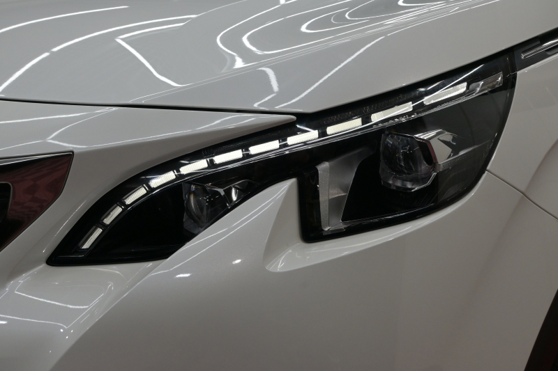 プジョー 5008 GT ﾌﾞﾙｰHDi　ACC Pｽﾀ ECO BSM ﾊｰﾌﾚｻﾞｰ ﾏｯｻｰｼﾞ機能 純正ﾀｯﾁｽｸﾘｰﾝ ﾌﾙｾｸﾞ CarPlay BTｵｰﾃﾞｨｵ&TEL 純正18ｲﾝﾁAW　2年保証付