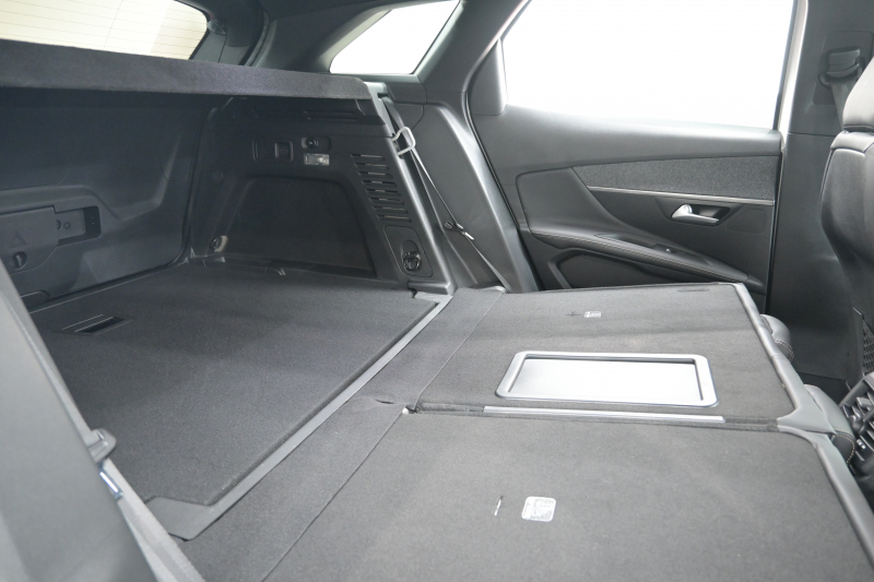 プジョー 3008 GTﾗｲﾝ　1ｵｰﾅｰ ACC ﾊｰﾌ革 純正ﾀｯﾁｽｸﾘｰﾝ ﾅﾋﾞTV ﾌﾙｾｸﾞ CarPlay ADVｺﾝﾄﾛｰﾙ 純正18ｲﾝﾁAW LEDﾗｲﾄ ｱｸﾃｨﾌﾞｾｰﾌﾃｨﾌﾞﾚｰｷ　2年保証付