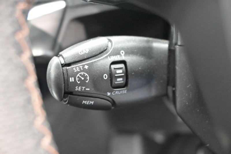 プジョー 3008 GTﾗｲﾝ　1ｵｰﾅｰ ACC ﾊｰﾌ革 純正ﾀｯﾁｽｸﾘｰﾝ ﾅﾋﾞTV ﾌﾙｾｸﾞ CarPlay ADVｺﾝﾄﾛｰﾙ 純正18ｲﾝﾁAW LEDﾗｲﾄ ｱｸﾃｨﾌﾞｾｰﾌﾃｨﾌﾞﾚｰｷ　2年保証付