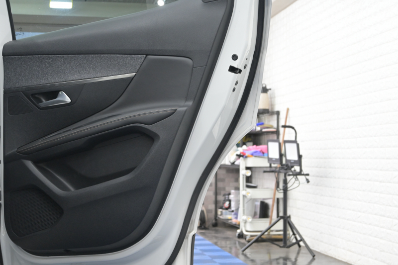 プジョー 3008 GTﾗｲﾝ　1ｵｰﾅｰ ACC ﾊｰﾌ革 純正ﾀｯﾁｽｸﾘｰﾝ ﾅﾋﾞTV ﾌﾙｾｸﾞ CarPlay ADVｺﾝﾄﾛｰﾙ 純正18ｲﾝﾁAW LEDﾗｲﾄ ｱｸﾃｨﾌﾞｾｰﾌﾃｨﾌﾞﾚｰｷ　2年保証付