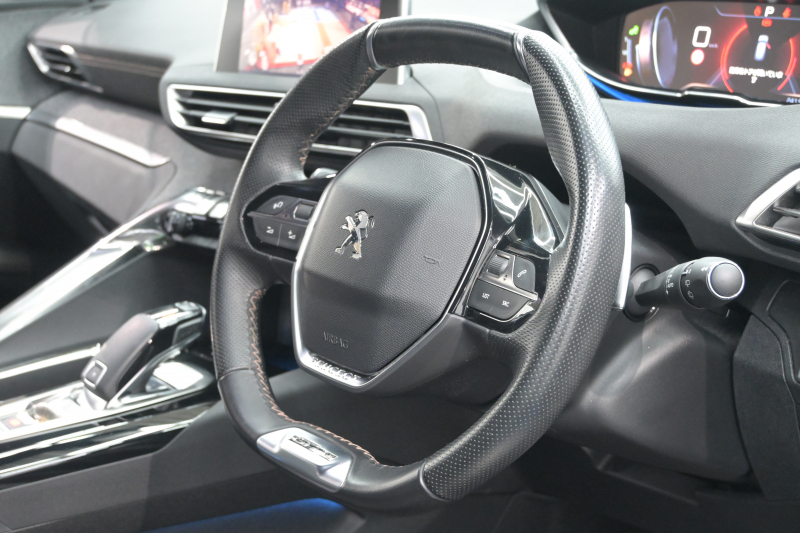 プジョー 3008 GTﾗｲﾝ　1ｵｰﾅｰ ACC ﾊｰﾌ革 純正ﾀｯﾁｽｸﾘｰﾝ ﾅﾋﾞTV ﾌﾙｾｸﾞ CarPlay ADVｺﾝﾄﾛｰﾙ 純正18ｲﾝﾁAW LEDﾗｲﾄ ｱｸﾃｨﾌﾞｾｰﾌﾃｨﾌﾞﾚｰｷ　2年保証付