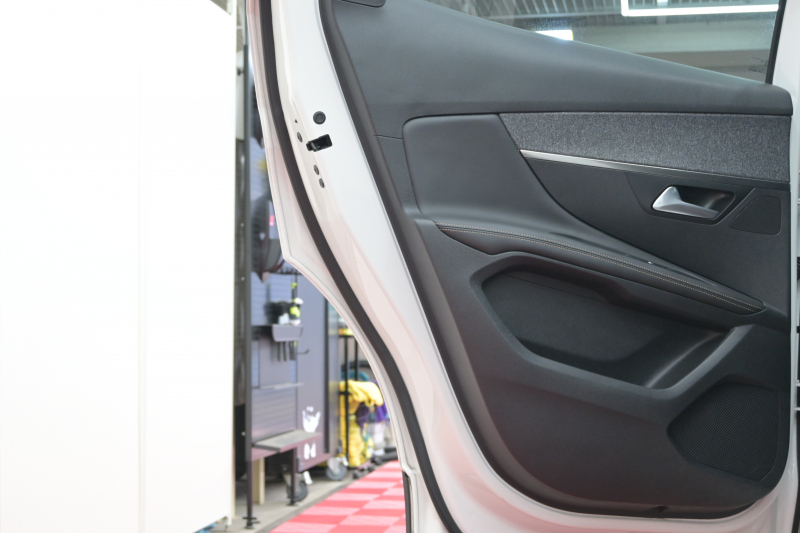 プジョー 3008 GTﾗｲﾝ　1ｵｰﾅｰ ACC ﾊｰﾌ革 純正ﾀｯﾁｽｸﾘｰﾝ ﾅﾋﾞTV ﾌﾙｾｸﾞ CarPlay ADVｺﾝﾄﾛｰﾙ 純正18ｲﾝﾁAW LEDﾗｲﾄ ｱｸﾃｨﾌﾞｾｰﾌﾃｨﾌﾞﾚｰｷ　2年保証付