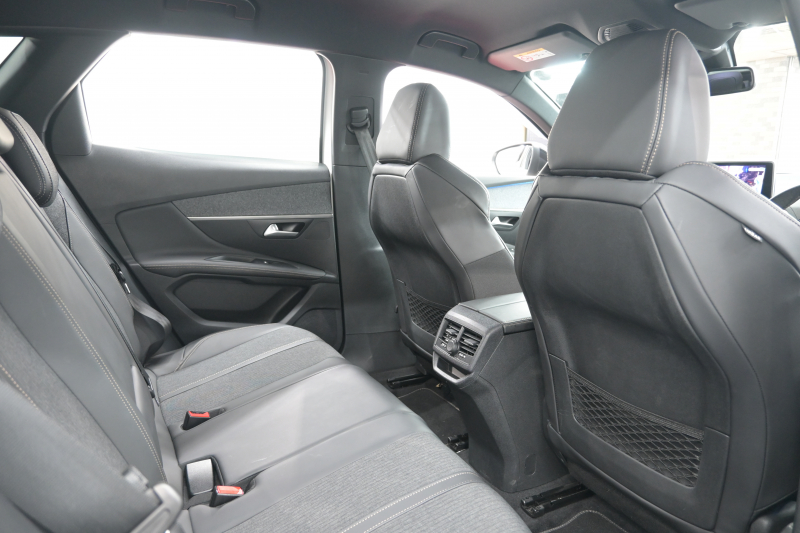 プジョー 3008 GTﾗｲﾝ　1ｵｰﾅｰ ACC ﾊｰﾌ革 純正ﾀｯﾁｽｸﾘｰﾝ ﾅﾋﾞTV ﾌﾙｾｸﾞ CarPlay ADVｺﾝﾄﾛｰﾙ 純正18ｲﾝﾁAW LEDﾗｲﾄ ｱｸﾃｨﾌﾞｾｰﾌﾃｨﾌﾞﾚｰｷ　2年保証付