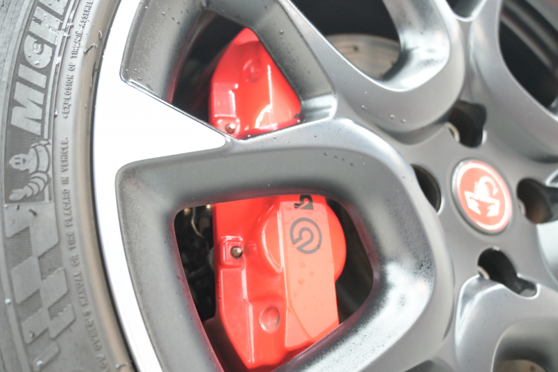 アバルト 595 ｺﾝﾍﾟﾃｨﾂｨｵｰﾈ　正規D車 左H 5速MT Sabeltｽﾎﾟｰﾂｼｰﾄ Uconnectﾌﾟﾚｰﾔｰ Carplay/AndroidAuto 17ｲﾝﾁAW ﾚｯﾄﾞｷｬﾘﾊﾟｰ ﾚｺｰﾄﾞﾓﾝﾂｧ　2年保証付