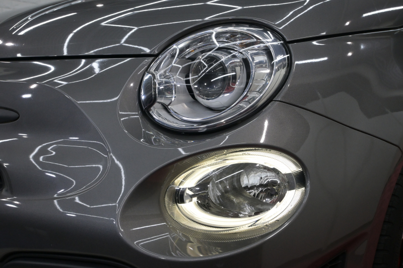 アバルト 595 ｺﾝﾍﾟﾃｨﾂｨｵｰﾈ　正規D車 左H 5速MT Sabeltｽﾎﾟｰﾂｼｰﾄ Uconnectﾌﾟﾚｰﾔｰ Carplay/AndroidAuto 17ｲﾝﾁAW ﾚｯﾄﾞｷｬﾘﾊﾟｰ ﾚｺｰﾄﾞﾓﾝﾂｧ　2年保証付