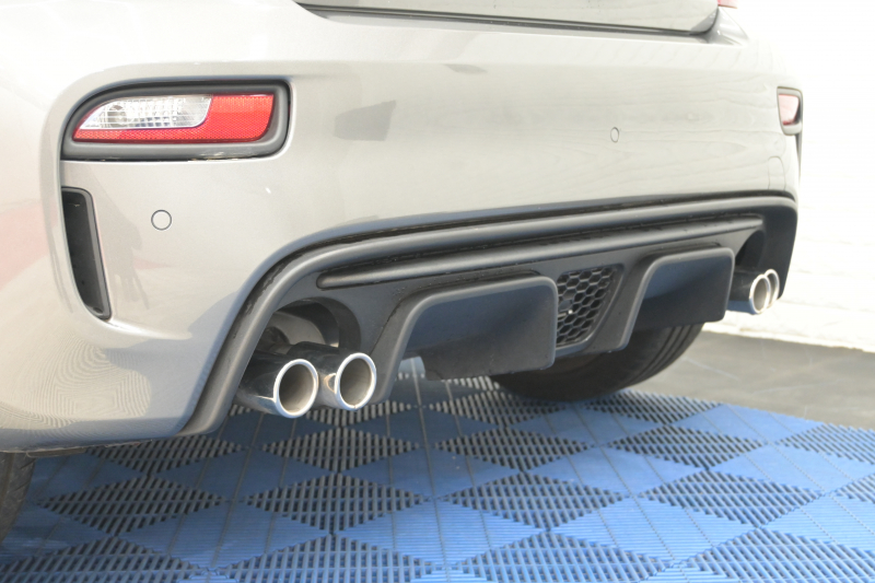 アバルト 595 ｺﾝﾍﾟﾃｨﾂｨｵｰﾈ　正規D車 左H 5速MT Sabeltｽﾎﾟｰﾂｼｰﾄ Uconnectﾌﾟﾚｰﾔｰ Carplay/AndroidAuto 17ｲﾝﾁAW ﾚｯﾄﾞｷｬﾘﾊﾟｰ ﾚｺｰﾄﾞﾓﾝﾂｧ　2年保証付