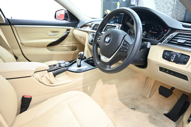 BMW 4シリーズ 420i ｸﾞﾗﾝｸｰﾍﾟ ﾗｸﾞｼﾞｭｱﾘｰ　1ｵｰﾅｰ ACC ﾀﾞｺﾀｱｲﾎﾞﾘｰﾚｻﾞｰ 純正HDDﾅﾋﾞ Bｶﾒﾗ 18ｲﾝﾁAW 自動ﾄﾗﾝｸ LEDﾍｯﾄﾞﾗｲﾄ　2年保証付