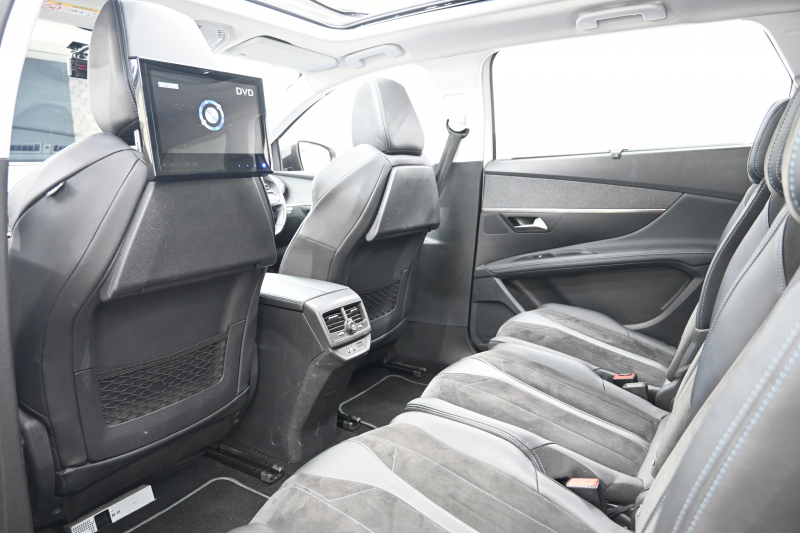 プジョー 5008 ｸﾛｽｼﾃｨ ﾌﾞﾙｰHDi　特別仕様車 Pｽﾀ ACC BSM ﾊﾟﾉﾗﾏSR ｺﾝﾋﾞﾚｻﾞｰ ﾏﾙﾁﾗﾝﾊﾞｰｻﾎﾟｰﾄ 純正ﾓﾆﾀｰ ﾅﾋﾞTV CarPlay BTｵｰﾃﾞｨｵ LEDﾍｯﾄﾞﾗｲﾄ ｱﾝﾋﾞｴﾝｽﾗｲﾄ 純正18ｲﾝﾁAW　2年保証付