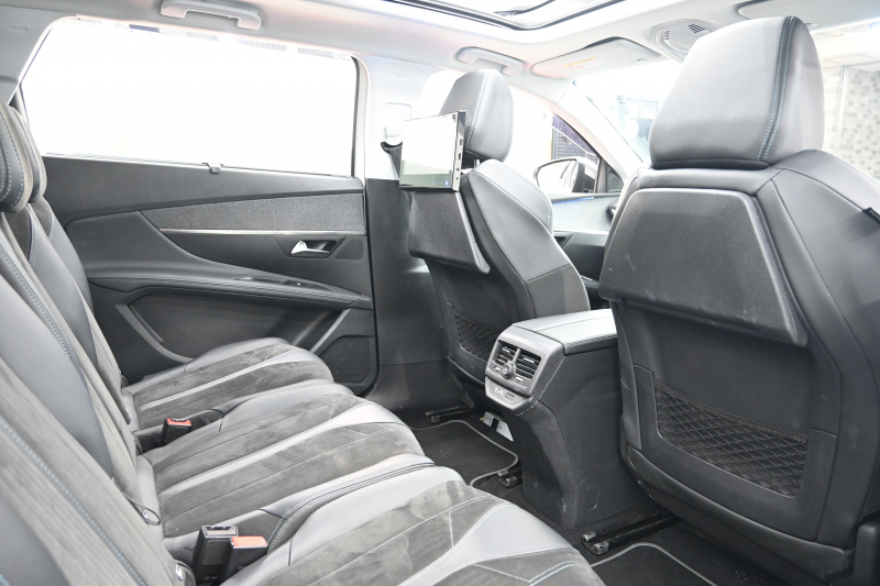 プジョー 5008 ｸﾛｽｼﾃｨ ﾌﾞﾙｰHDi　特別仕様車 Pｽﾀ ACC BSM ﾊﾟﾉﾗﾏSR ｺﾝﾋﾞﾚｻﾞｰ ﾏﾙﾁﾗﾝﾊﾞｰｻﾎﾟｰﾄ 純正ﾓﾆﾀｰ ﾅﾋﾞTV CarPlay BTｵｰﾃﾞｨｵ LEDﾍｯﾄﾞﾗｲﾄ ｱﾝﾋﾞｴﾝｽﾗｲﾄ 純正18ｲﾝﾁAW　2年保証付