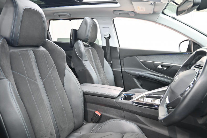 プジョー 5008 ｸﾛｽｼﾃｨ ﾌﾞﾙｰHDi　特別仕様車 Pｽﾀ ACC BSM ﾊﾟﾉﾗﾏSR ｺﾝﾋﾞﾚｻﾞｰ ﾏﾙﾁﾗﾝﾊﾞｰｻﾎﾟｰﾄ 純正ﾓﾆﾀｰ ﾅﾋﾞTV CarPlay BTｵｰﾃﾞｨｵ LEDﾍｯﾄﾞﾗｲﾄ ｱﾝﾋﾞｴﾝｽﾗｲﾄ 純正18ｲﾝﾁAW　2年保証付