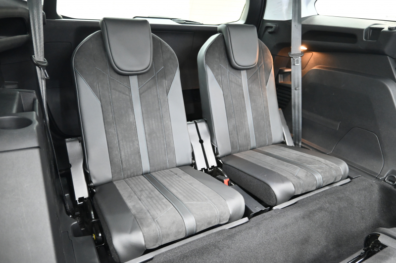 プジョー 5008 ｸﾛｽｼﾃｨ ﾌﾞﾙｰHDi　特別仕様車 Pｽﾀ ACC BSM ﾊﾟﾉﾗﾏSR ｺﾝﾋﾞﾚｻﾞｰ ﾏﾙﾁﾗﾝﾊﾞｰｻﾎﾟｰﾄ 純正ﾓﾆﾀｰ  CarPlay BTｵｰﾃﾞｨｵ LEDﾍｯﾄﾞﾗｲﾄ ｱﾝﾋﾞｴﾝｽﾗｲﾄ 純正18ｲﾝﾁAW　2年保証付