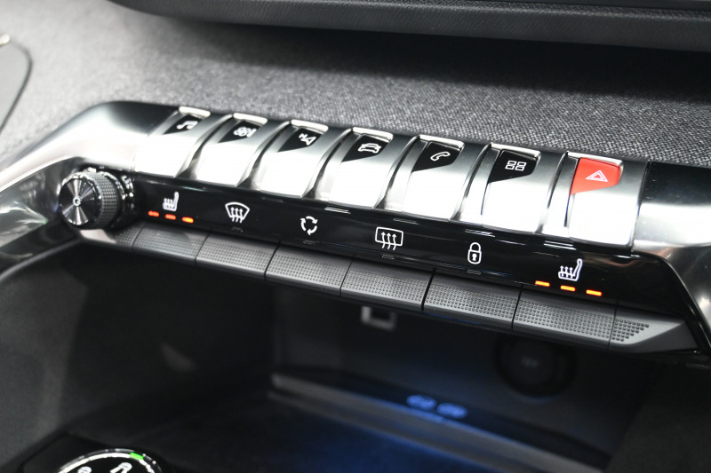 プジョー 5008 ｸﾛｽｼﾃｨ ﾌﾞﾙｰHDi　特別仕様車 Pｽﾀ ACC BSM ﾊﾟﾉﾗﾏSR ｺﾝﾋﾞﾚｻﾞｰ ﾏﾙﾁﾗﾝﾊﾞｰｻﾎﾟｰﾄ 純正ﾓﾆﾀｰ  CarPlay BTｵｰﾃﾞｨｵ LEDﾍｯﾄﾞﾗｲﾄ ｱﾝﾋﾞｴﾝｽﾗｲﾄ 純正18ｲﾝﾁAW　2年保証付