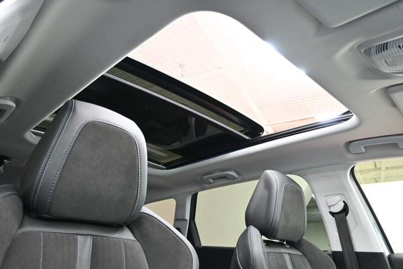 プジョー 5008 ｸﾛｽｼﾃｨ ﾌﾞﾙｰHDi　特別仕様車 Pｽﾀ ACC BSM ﾊﾟﾉﾗﾏSR ｺﾝﾋﾞﾚｻﾞｰ ﾏﾙﾁﾗﾝﾊﾞｰｻﾎﾟｰﾄ 純正ﾓﾆﾀｰ  CarPlay BTｵｰﾃﾞｨｵ LEDﾍｯﾄﾞﾗｲﾄ ｱﾝﾋﾞｴﾝｽﾗｲﾄ 純正18ｲﾝﾁAW　2年保証付