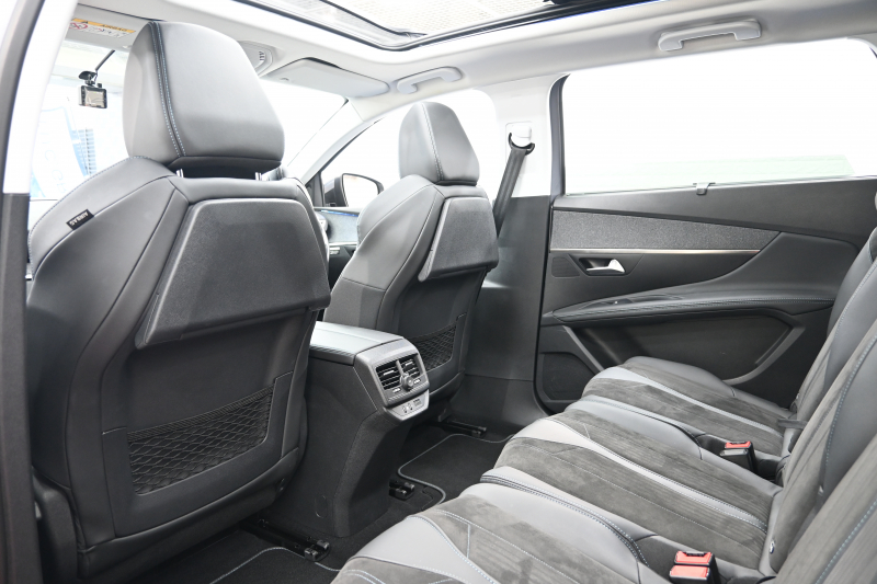 プジョー 5008 ｸﾛｽｼﾃｨ ﾌﾞﾙｰHDi　特別仕様車 Pｽﾀ ACC BSM ﾊﾟﾉﾗﾏSR ｺﾝﾋﾞﾚｻﾞｰ ﾏﾙﾁﾗﾝﾊﾞｰｻﾎﾟｰﾄ 純正ﾓﾆﾀｰ  CarPlay BTｵｰﾃﾞｨｵ LEDﾍｯﾄﾞﾗｲﾄ ｱﾝﾋﾞｴﾝｽﾗｲﾄ 純正18ｲﾝﾁAW　2年保証付