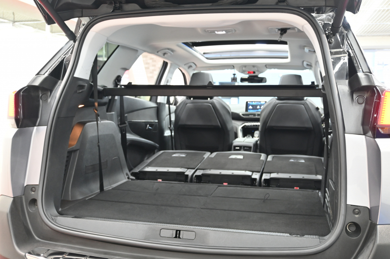 プジョー 5008 ｸﾛｽｼﾃｨ ﾌﾞﾙｰHDi　特別仕様車 Pｽﾀ ACC BSM ﾊﾟﾉﾗﾏSR ｺﾝﾋﾞﾚｻﾞｰ ﾏﾙﾁﾗﾝﾊﾞｰｻﾎﾟｰﾄ 純正ﾓﾆﾀｰ  CarPlay BTｵｰﾃﾞｨｵ LEDﾍｯﾄﾞﾗｲﾄ ｱﾝﾋﾞｴﾝｽﾗｲﾄ 純正18ｲﾝﾁAW　2年保証付