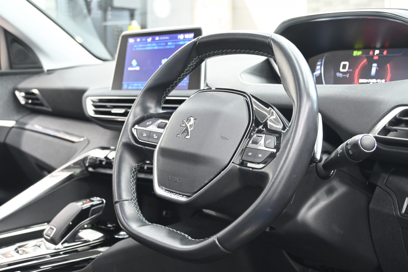 プジョー 5008 ｸﾛｽｼﾃｨ ﾌﾞﾙｰHDi　特別仕様車 Pｽﾀ ACC BSM ﾊﾟﾉﾗﾏSR ｺﾝﾋﾞﾚｻﾞｰ ﾏﾙﾁﾗﾝﾊﾞｰｻﾎﾟｰﾄ 純正ﾓﾆﾀｰ  CarPlay BTｵｰﾃﾞｨｵ LEDﾍｯﾄﾞﾗｲﾄ ｱﾝﾋﾞｴﾝｽﾗｲﾄ 純正18ｲﾝﾁAW　2年保証付