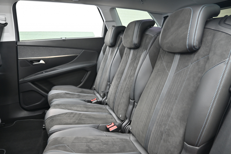 プジョー 5008 ｸﾛｽｼﾃｨ ﾌﾞﾙｰHDi　特別仕様車 Pｽﾀ ACC BSM ﾊﾟﾉﾗﾏSR ｺﾝﾋﾞﾚｻﾞｰ ﾏﾙﾁﾗﾝﾊﾞｰｻﾎﾟｰﾄ 純正ﾓﾆﾀｰ  CarPlay BTｵｰﾃﾞｨｵ LEDﾍｯﾄﾞﾗｲﾄ ｱﾝﾋﾞｴﾝｽﾗｲﾄ 純正18ｲﾝﾁAW　2年保証付