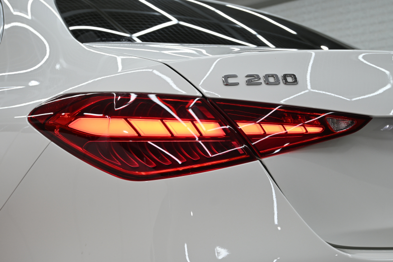 メルセデスベンツ Cクラス C200 4MATIC AVG ﾚｻﾞｰｴｸｽｸﾙｰｼﾌﾞ　ACC Pｽﾀ ECO 黒革 HDDﾅﾋﾞTV 360ｶﾒﾗ CarPlay ﾍｯﾄﾞｱｯﾌﾟD 純正17ｲﾝﾁAW LEDﾗｲﾄ　2年保証付