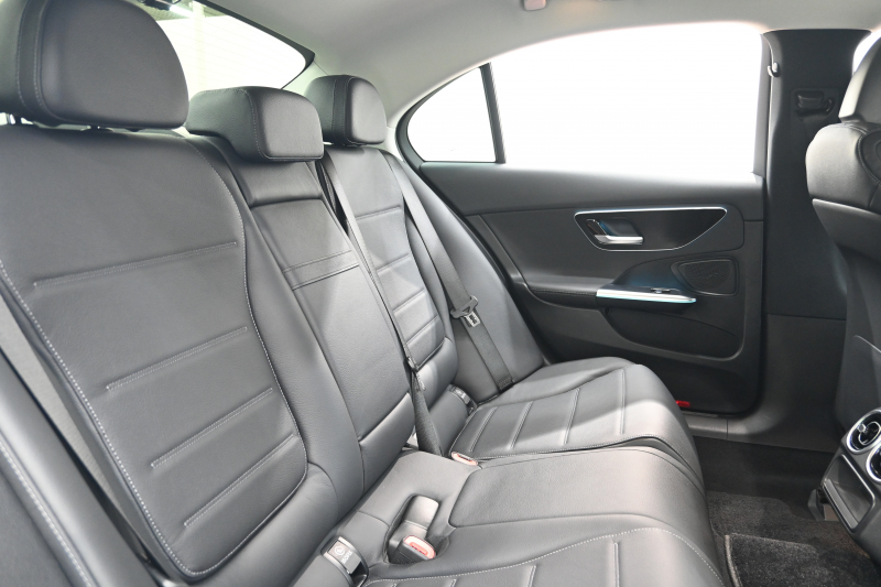 メルセデスベンツ Cクラス C200 4MATIC AVG ﾚｻﾞｰｴｸｽｸﾙｰｼﾌﾞ　ACC Pｽﾀ ECO 黒革 HDDﾅﾋﾞTV 360ｶﾒﾗ CarPlay ﾍｯﾄﾞｱｯﾌﾟD 純正17ｲﾝﾁAW LEDﾗｲﾄ　2年保証付