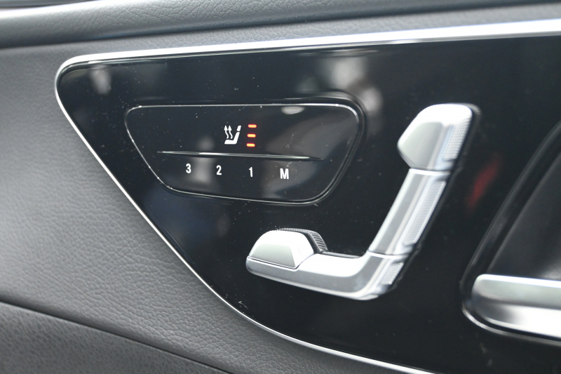 メルセデスベンツ Cクラス C200 4MATIC AVG ﾚｻﾞｰｴｸｽｸﾙｰｼﾌﾞ　ACC Pｽﾀ ECO 黒革 HDDﾅﾋﾞTV 360ｶﾒﾗ CarPlay ﾍｯﾄﾞｱｯﾌﾟD 純正17ｲﾝﾁAW LEDﾗｲﾄ　2年保証付