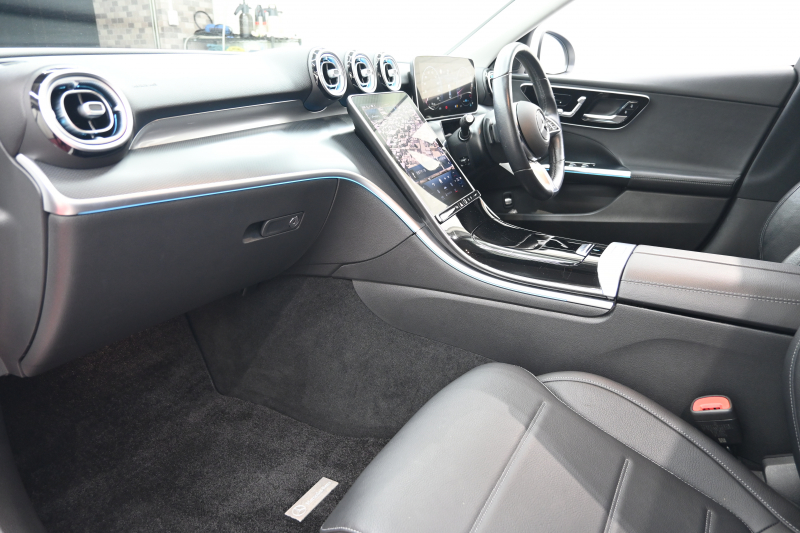 メルセデスベンツ Cクラス C200 4MATIC AVG ﾚｻﾞｰｴｸｽｸﾙｰｼﾌﾞ　ACC Pｽﾀ ECO 黒革 HDDﾅﾋﾞTV 360ｶﾒﾗ CarPlay ﾍｯﾄﾞｱｯﾌﾟD 純正17ｲﾝﾁAW LEDﾗｲﾄ　2年保証付