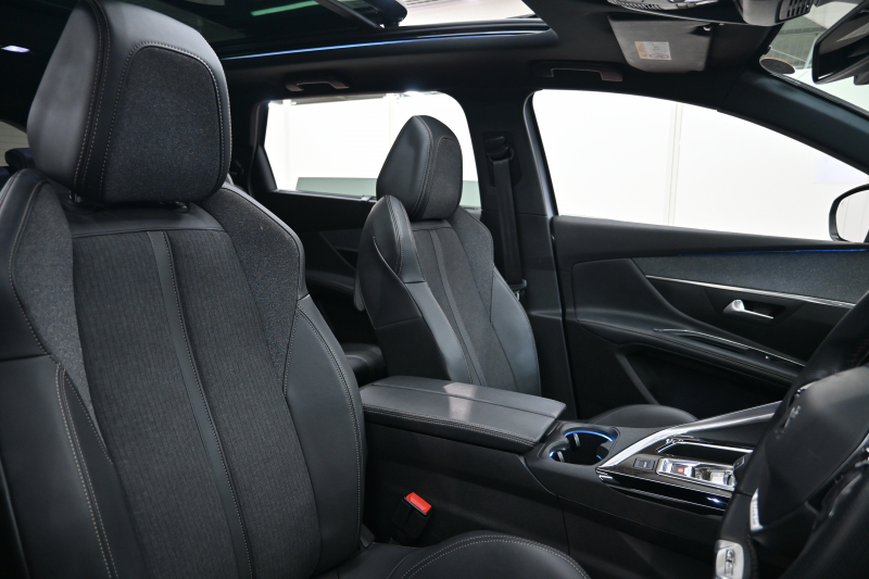 プジョー 5008 GTﾗｲﾝ ﾌﾞﾙｰHDi　ACC Pｽﾀ ECO BSM ﾊｰﾌﾚｻﾞｰ ﾏｯｻｰｼﾞ機能 純正ﾀｯﾁｽｸﾘｰﾝﾅﾋﾞ ﾌﾙｾｸﾞ CarPlay BTｵｰﾃﾞｨｵ&TEL 純正18ｲﾝﾁAW　2年保証付