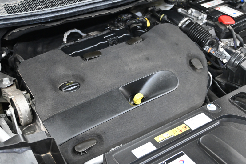 プジョー 5008 GTﾗｲﾝ ﾌﾞﾙｰHDi　ACC Pｽﾀ ECO BSM ﾊｰﾌﾚｻﾞｰ ﾏｯｻｰｼﾞ機能 純正ﾀｯﾁｽｸﾘｰﾝﾅﾋﾞ ﾌﾙｾｸﾞ CarPlay BTｵｰﾃﾞｨｵ&TEL 純正18ｲﾝﾁAW　2年保証付