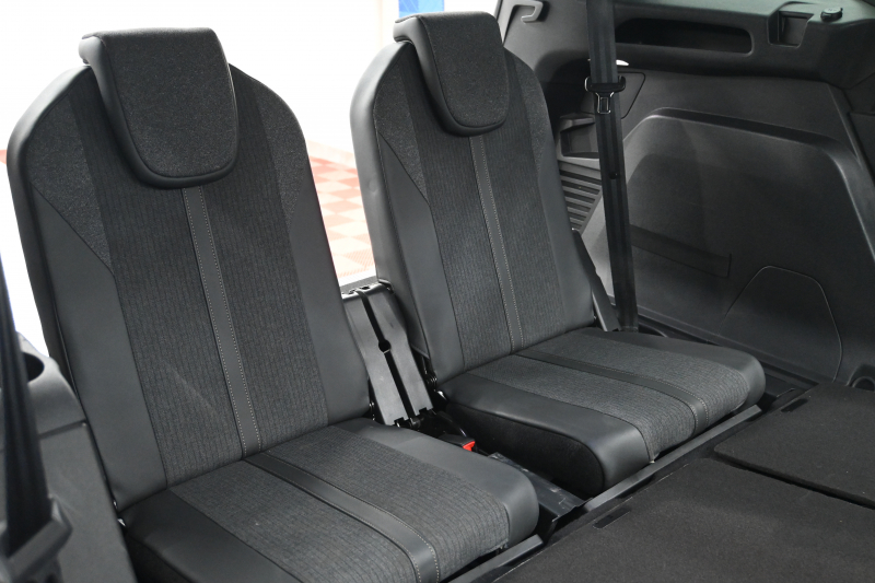 プジョー 5008 GTﾗｲﾝ ﾌﾞﾙｰHDi　ACC Pｽﾀ ECO BSM ﾊｰﾌﾚｻﾞｰ ﾏｯｻｰｼﾞ機能 純正ﾀｯﾁｽｸﾘｰﾝﾅﾋﾞ ﾌﾙｾｸﾞ CarPlay BTｵｰﾃﾞｨｵ&TEL 純正18ｲﾝﾁAW　2年保証付