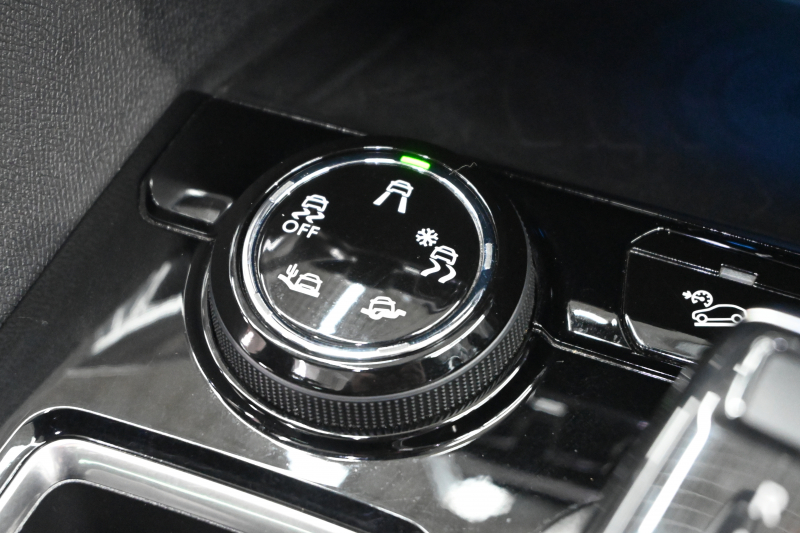 プジョー 5008 GTﾗｲﾝ ﾌﾞﾙｰHDi　ACC Pｽﾀ ECO BSM ﾊｰﾌﾚｻﾞｰ ﾏｯｻｰｼﾞ機能 純正ﾀｯﾁｽｸﾘｰﾝﾅﾋﾞ ﾌﾙｾｸﾞ CarPlay BTｵｰﾃﾞｨｵ&TEL 純正18ｲﾝﾁAW　2年保証付