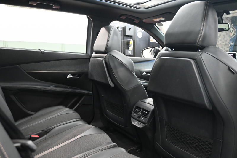 プジョー 5008 GTﾗｲﾝ ﾌﾞﾙｰHDi　ACC Pｽﾀ ECO BSM ﾊｰﾌﾚｻﾞｰ ﾏｯｻｰｼﾞ機能 純正ﾀｯﾁｽｸﾘｰﾝﾅﾋﾞ ﾌﾙｾｸﾞ CarPlay BTｵｰﾃﾞｨｵ&TEL 純正18ｲﾝﾁAW　2年保証付