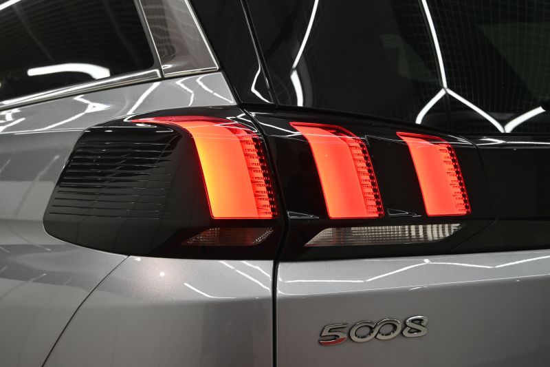 プジョー 5008 GTﾗｲﾝ ﾌﾞﾙｰHDi　ACC Pｽﾀ ECO BSM ﾊｰﾌﾚｻﾞｰ ﾏｯｻｰｼﾞ機能 純正ﾀｯﾁｽｸﾘｰﾝﾅﾋﾞ ﾌﾙｾｸﾞ CarPlay BTｵｰﾃﾞｨｵ&TEL 純正18ｲﾝﾁAW　2年保証付