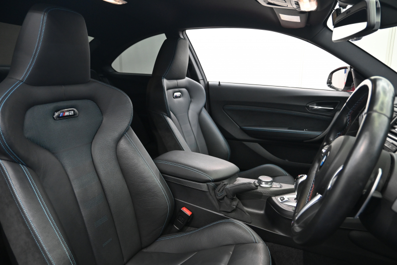 BMW Mシリーズ M2 ｺﾝﾍﾟﾃｨｼｮﾝ　正規D車 後期LCI ｺﾝﾌｫｰﾄA ｲﾝﾃﾘｼﾞｪﾝﾄS 黒革 純正iDriveﾅﾋﾞ harman/kardon 19ｲﾝﾁAW Mﾊﾟﾌｫｰﾏﾝｽﾊﾟｰﾂ KW車高調　2年保証付