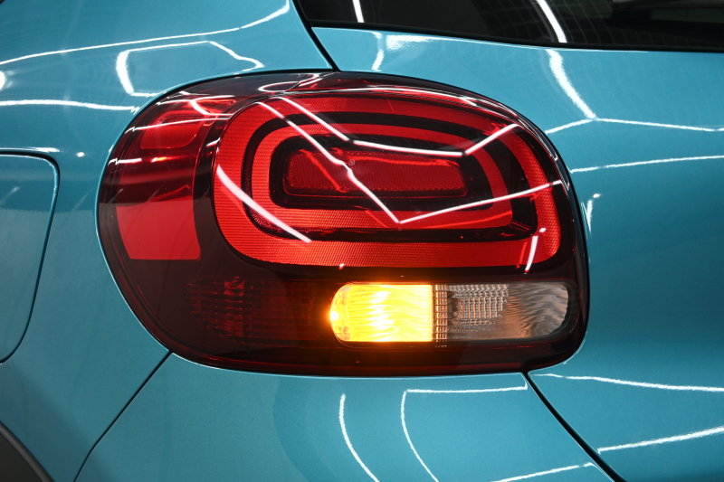 シトロエン C3 ｼｬｲﾝ　1ｵｰﾅｰ Pｽﾀ ECO ｸﾙｺﾝ ｱｸﾃｨﾌﾞｾｰﾌﾃｨﾌﾞﾚｰｷ LDW BSM ﾌｧﾌﾞﾘｯｸｼｰﾄ 7ｲﾝﾁﾀｯﾁｽｸﾘｰﾝ 純正ﾅﾋﾞTV 16ｲﾝﾁAW LEDﾍｯﾄﾞﾗｲﾄ ﾊﾞｲﾄｰﾝﾙｰﾌ　2年保証付