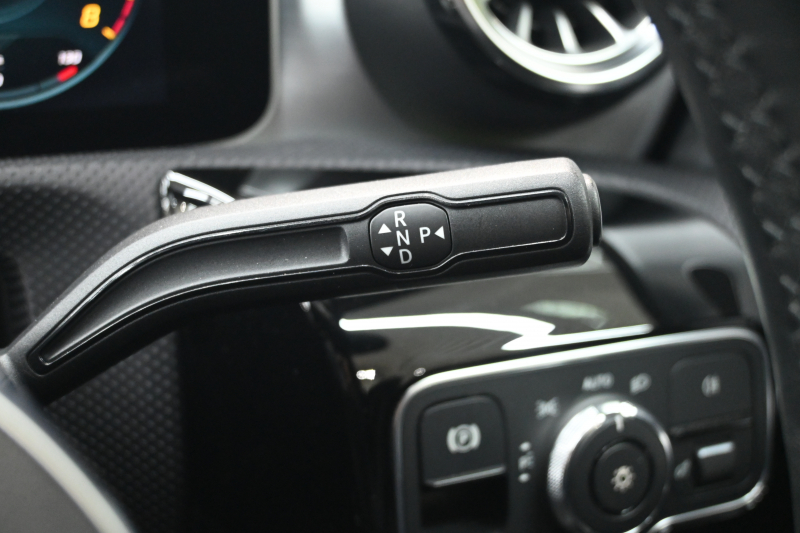 メルセデスベンツ Aクラス A180 Edition1　250台限定 ﾚｰﾀﾞｰP ACC Pｽﾀ ECO ﾊｰﾌ革 純正HDDﾅﾋﾞ ﾌﾙｾｸﾞ CarPlay 360ｶﾒﾗ 専用AMGｴｱﾛ&19ｲﾝﾁAW LEDﾗｲﾄ ﾍｯﾄﾞｱｯﾌﾟD　2年保証付