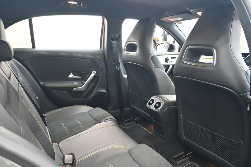 メルセデスベンツ Aクラス A180 Edition1　250台限定 ﾚｰﾀﾞｰP ACC Pｽﾀ ECO ﾊｰﾌ革 純正HDDﾅﾋﾞ ﾌﾙｾｸﾞ CarPlay 360ｶﾒﾗ 専用AMGｴｱﾛ&19ｲﾝﾁAW LEDﾗｲﾄ ﾍｯﾄﾞｱｯﾌﾟD　2年保証付