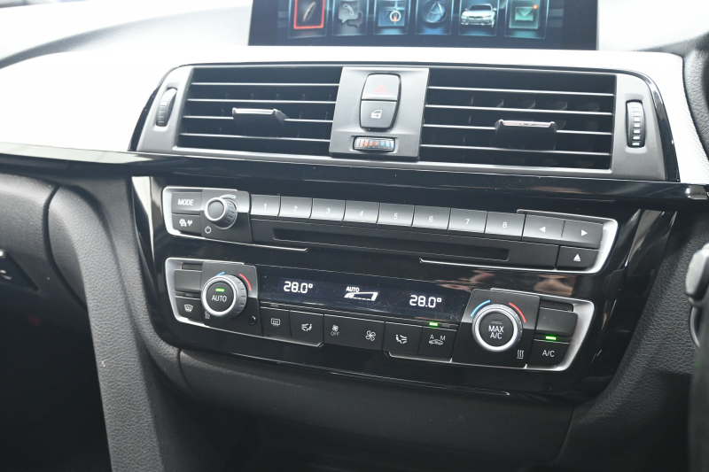 BMW 3シリーズ 320d Mｽﾎﾟｰﾂ　ACC ﾄﾞﾗｲﾋﾞﾝｸﾞｱｼｽﾄ LCW ｽﾎﾟｰﾂｼｰﾄ iDriveHDDﾅﾋﾞ BTｵｰﾃﾞｨｵ&TEL Bｶﾒﾗ Mｴｱﾛ&18ｲﾝﾁAW LEDﾗｲﾄ　2年保証付