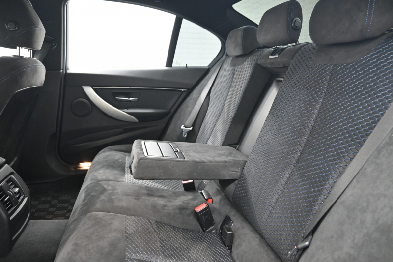 BMW 3シリーズ 320d Mｽﾎﾟｰﾂ　ACC ﾄﾞﾗｲﾋﾞﾝｸﾞｱｼｽﾄ LCW ｽﾎﾟｰﾂｼｰﾄ iDriveHDDﾅﾋﾞ BTｵｰﾃﾞｨｵ&TEL Bｶﾒﾗ Mｴｱﾛ&18ｲﾝﾁAW LEDﾗｲﾄ　2年保証付