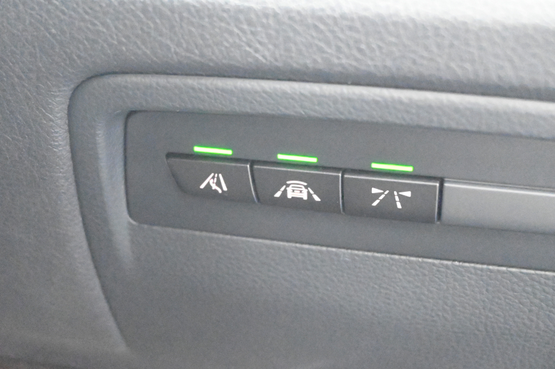 BMW 3シリーズ 320d Mｽﾎﾟｰﾂ　ACC ﾄﾞﾗｲﾋﾞﾝｸﾞｱｼｽﾄ LCW ｽﾎﾟｰﾂｼｰﾄ iDriveHDDﾅﾋﾞ BTｵｰﾃﾞｨｵ&TEL Bｶﾒﾗ Mｴｱﾛ&18ｲﾝﾁAW LEDﾗｲﾄ　2年保証付