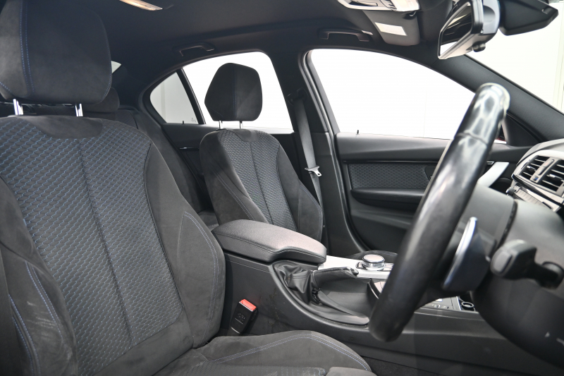 BMW 3シリーズ 320d Mｽﾎﾟｰﾂ　ACC ﾄﾞﾗｲﾋﾞﾝｸﾞｱｼｽﾄ LCW ｽﾎﾟｰﾂｼｰﾄ iDriveHDDﾅﾋﾞ BTｵｰﾃﾞｨｵ&TEL Bｶﾒﾗ Mｴｱﾛ&18ｲﾝﾁAW LEDﾗｲﾄ　2年保証付