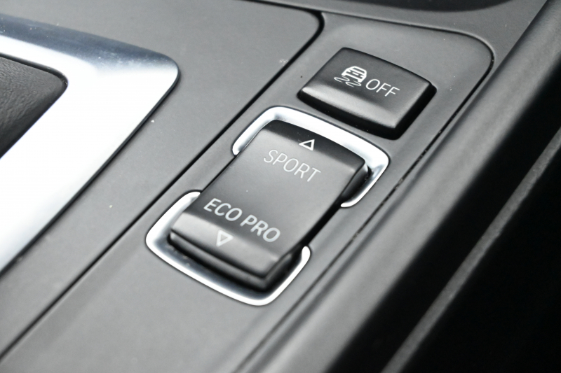 BMW 3シリーズ 320d Mｽﾎﾟｰﾂ　ACC ﾄﾞﾗｲﾋﾞﾝｸﾞｱｼｽﾄ LCW ｽﾎﾟｰﾂｼｰﾄ iDriveHDDﾅﾋﾞ BTｵｰﾃﾞｨｵ&TEL Bｶﾒﾗ Mｴｱﾛ&18ｲﾝﾁAW LEDﾗｲﾄ　2年保証付