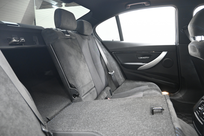 BMW 3シリーズ 320d Mｽﾎﾟｰﾂ　ACC ﾄﾞﾗｲﾋﾞﾝｸﾞｱｼｽﾄ LCW ｽﾎﾟｰﾂｼｰﾄ iDriveHDDﾅﾋﾞ BTｵｰﾃﾞｨｵ&TEL Bｶﾒﾗ Mｴｱﾛ&18ｲﾝﾁAW LEDﾗｲﾄ　2年保証付