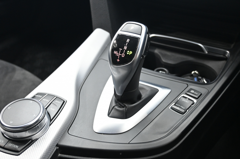 BMW 3シリーズ 320d Mｽﾎﾟｰﾂ　ACC ﾄﾞﾗｲﾋﾞﾝｸﾞｱｼｽﾄ LCW ｽﾎﾟｰﾂｼｰﾄ iDriveHDDﾅﾋﾞ BTｵｰﾃﾞｨｵ&TEL Bｶﾒﾗ Mｴｱﾛ&18ｲﾝﾁAW LEDﾗｲﾄ　2年保証付