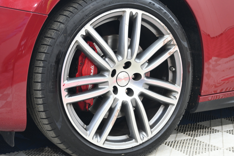 マセラティ ギブリ S ﾄﾞﾗｲﾊﾞｰｱｼｽﾀﾝｽPKG　ACC BSM 黒革 8.4ｲﾝﾁMTC+ TV CarPlay 360ｶﾒﾗ ｳﾗｰﾉ20ｲﾝﾁAW ﾊﾟﾄﾞﾙｼﾌﾄ ｵｰﾄﾄﾗﾝｸ　2年保証付